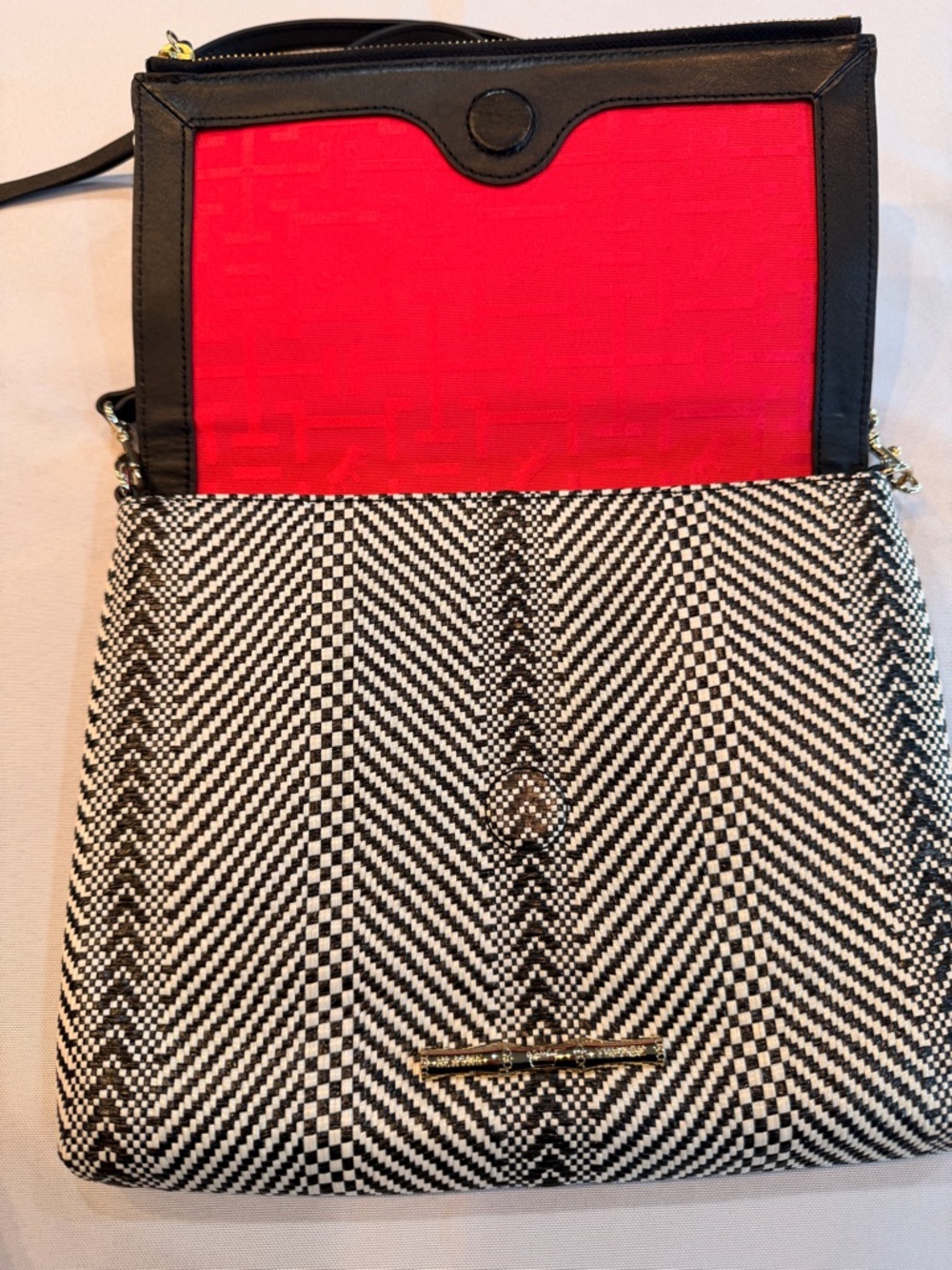 Elaine Turner Black and White Chevron Crossbody Red Interior with Mirror - Picture 6 of 11